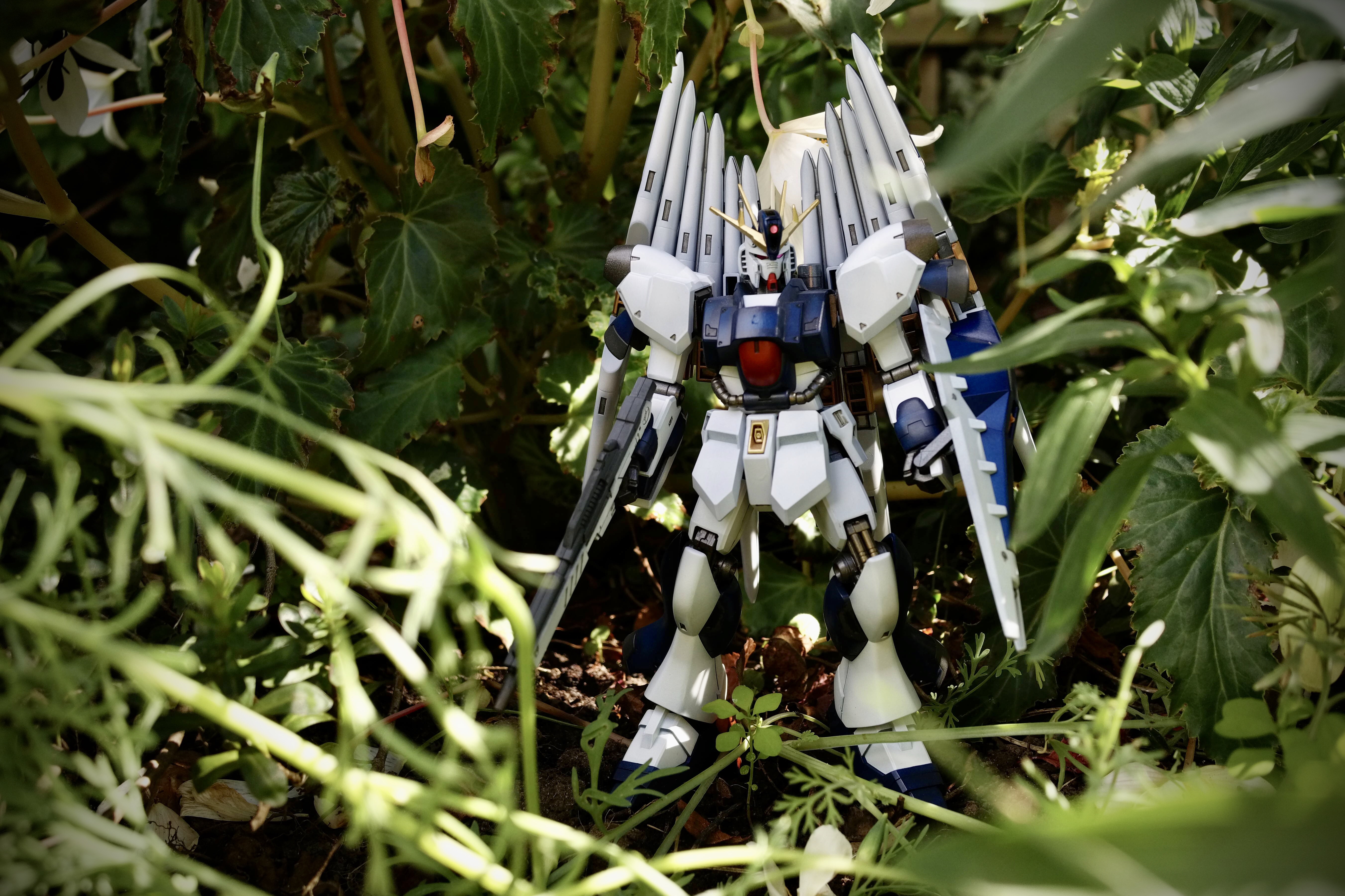 Bandai 1/144 HG V-Zeon Gundam (Captain Zeon's Mobile Suit) – It is