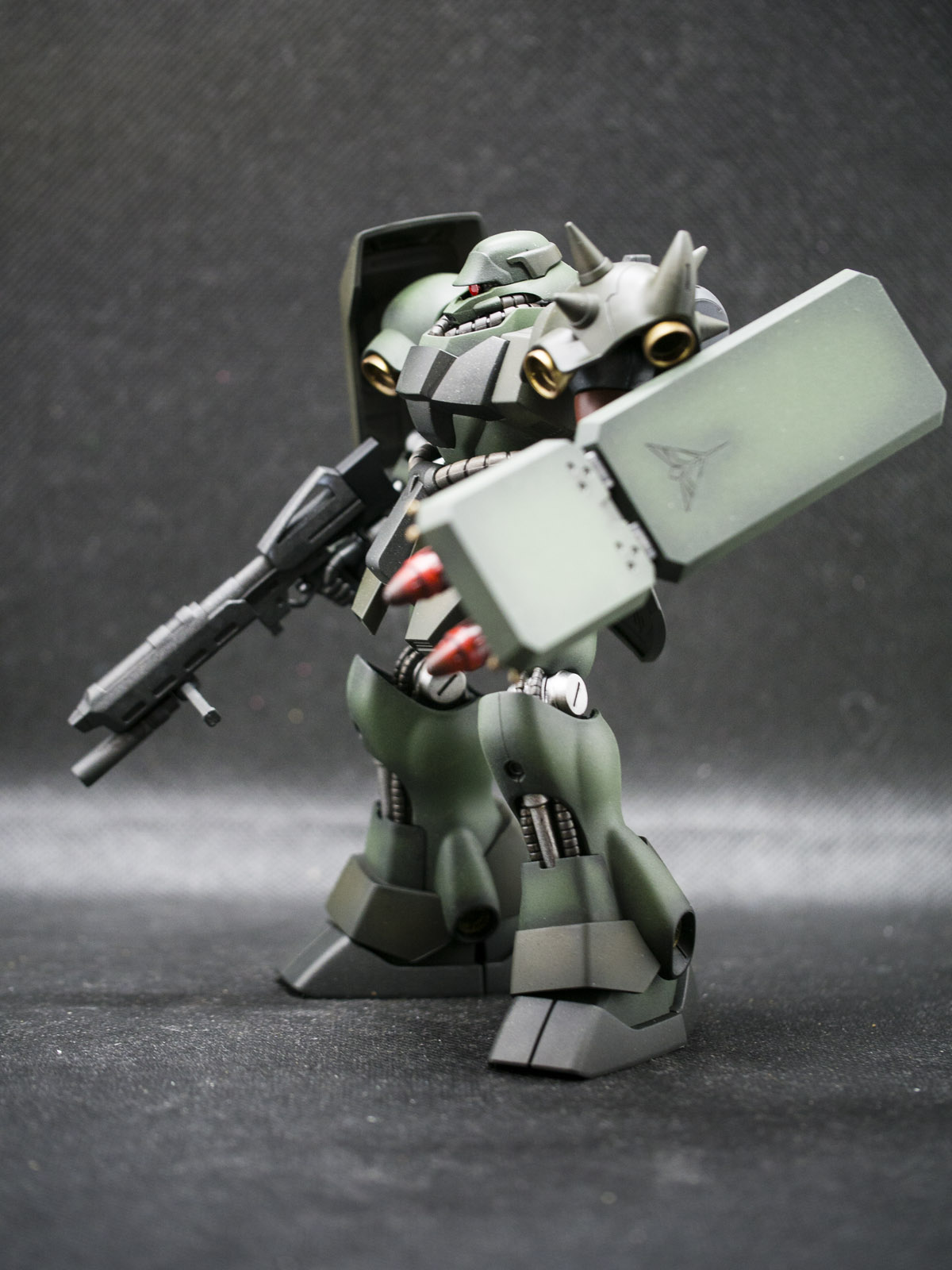 Bandai 1/144 HG AMS-119 Geara Doga – It is a Gunpla!