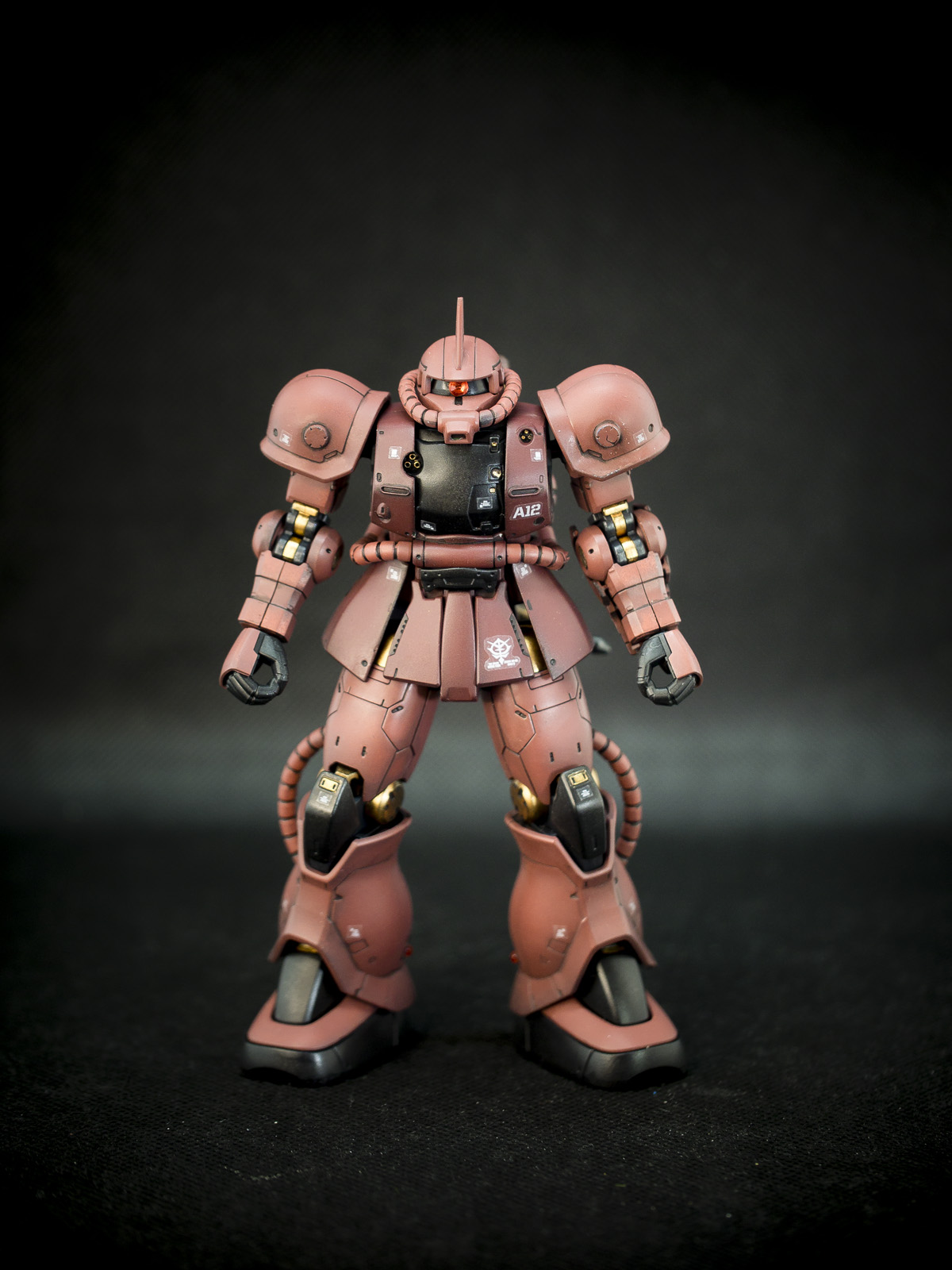 Bandai 1/144 HG MS-06S Zaku 2 [Char Aznable Origin Ver.]