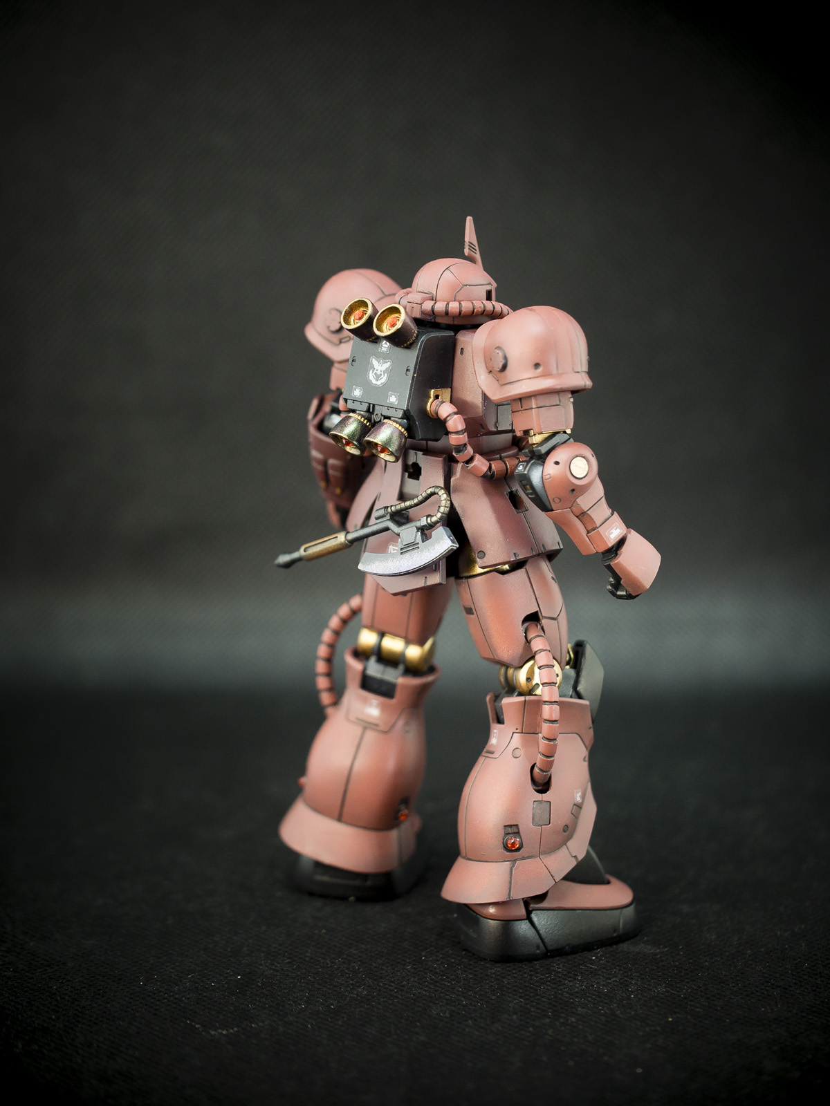 Bandai 1/144 HG MS-06S Zaku 2 [Char Aznable Origin Ver.]