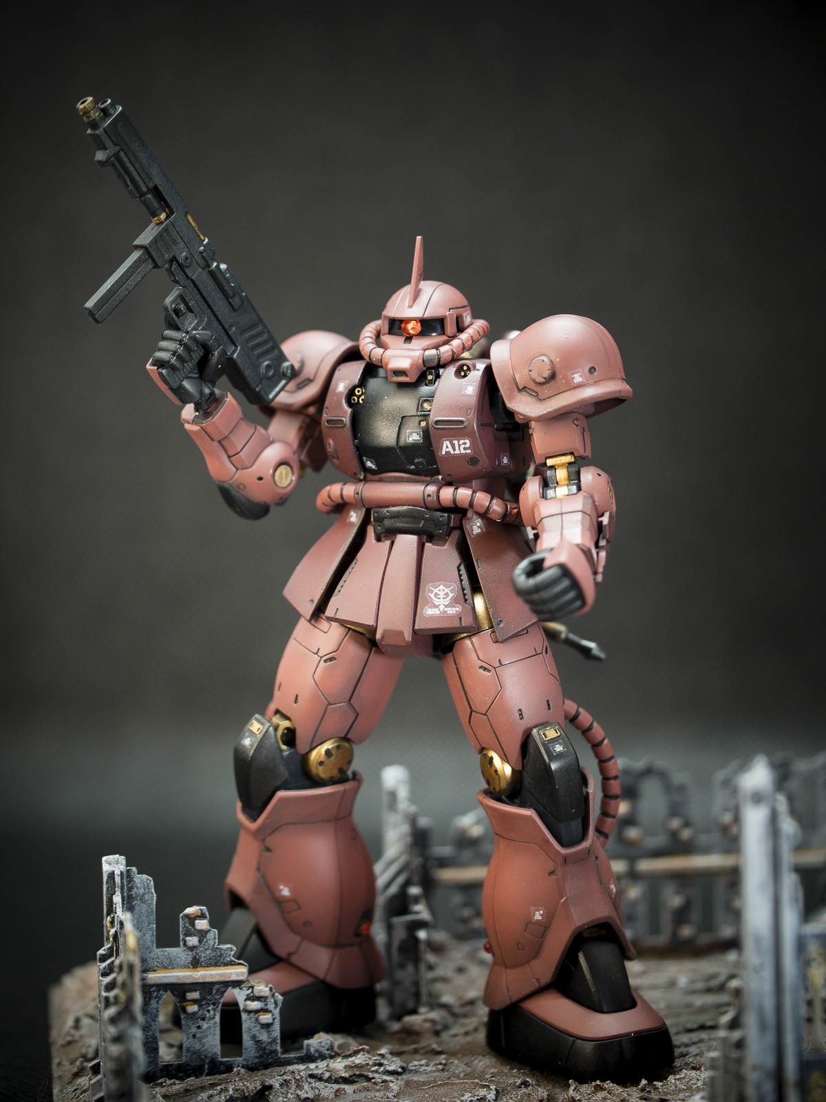 Bandai 1/144 HG MS-06S Zaku 2 [Char Aznable Origin Ver.]