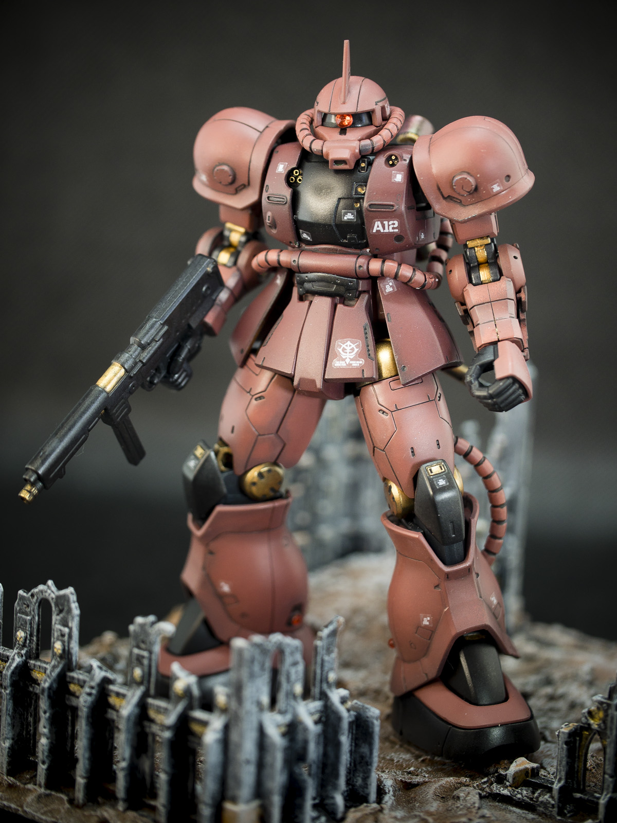 Bandai 1/144 HG MS-06S Zaku 2 [Char Aznable Origin Ver.]
