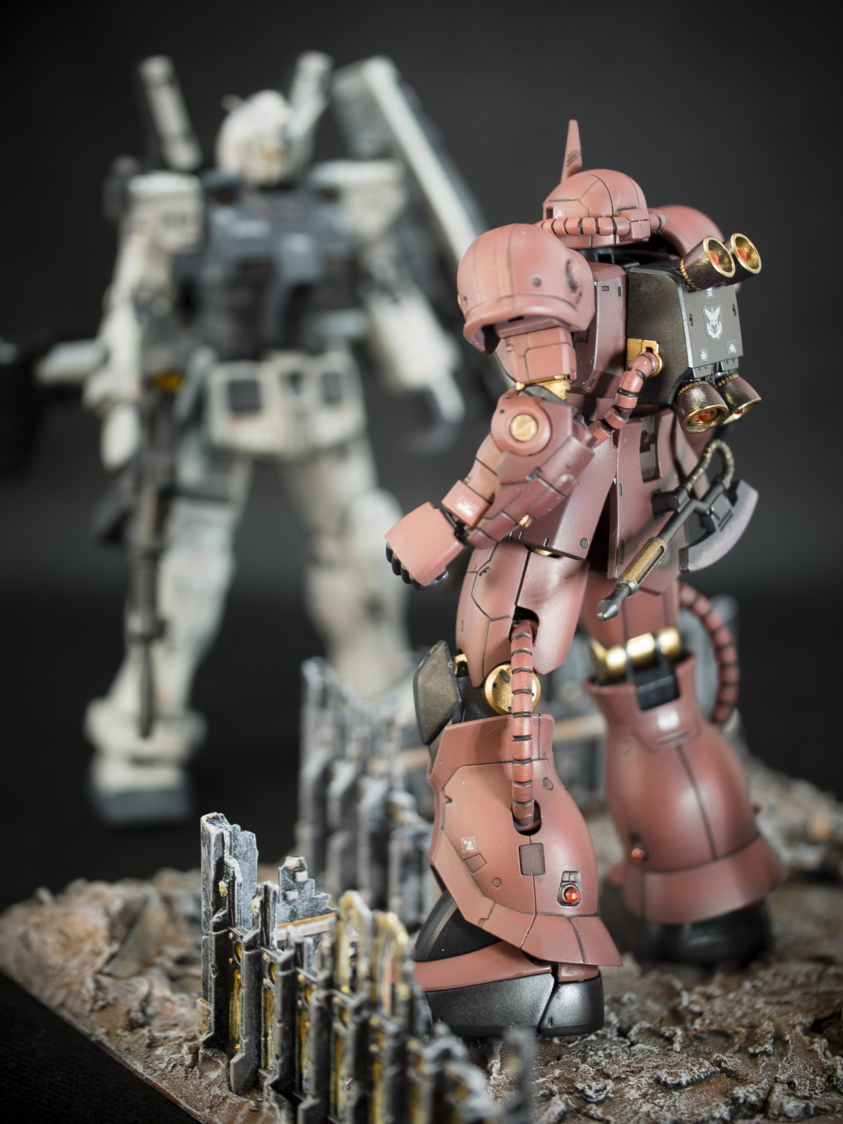 Bandai 1/144 HG MS-06S Zaku 2 [Char Aznable Origin Ver.]