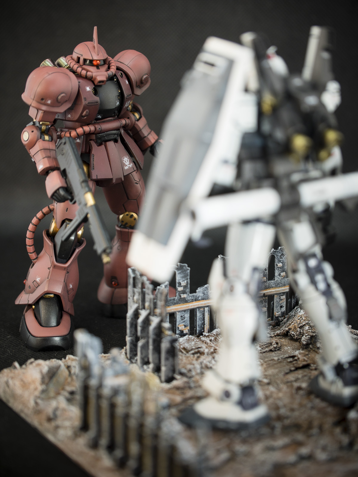 Bandai 1/144 HG MS-06S Zaku 2 [Char Aznable Origin Ver.]
