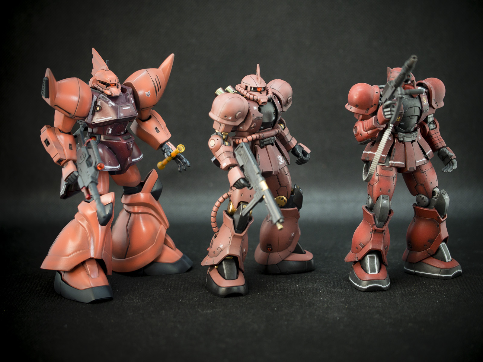 Bandai 1/144 HG MS-06S Zaku 2 [Char Aznable Origin Ver.]