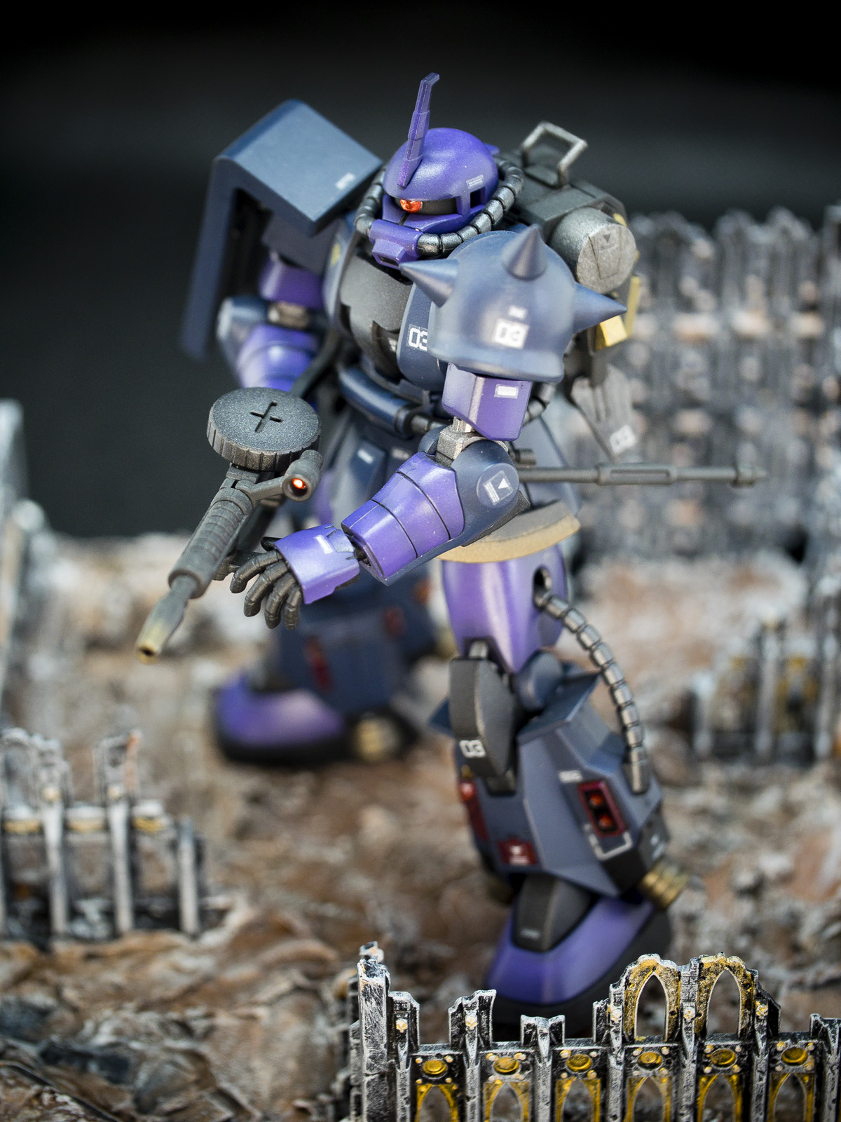 Bandai 1/144 HG MS-06R-1A Zaku 2 (Black Tri-Star)