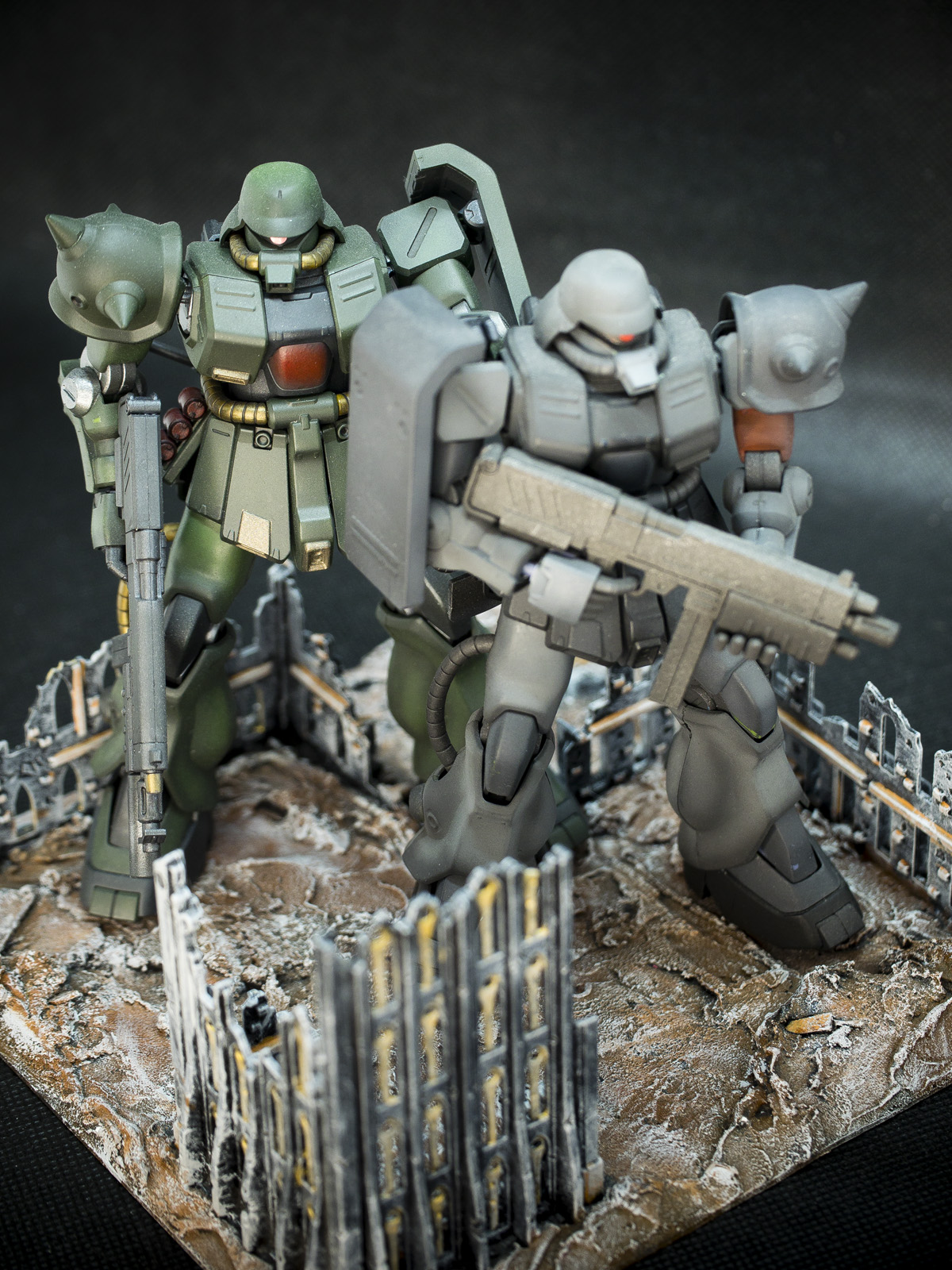 Bandai 1/144 HG MS-06FZ Zaku 2 FZ