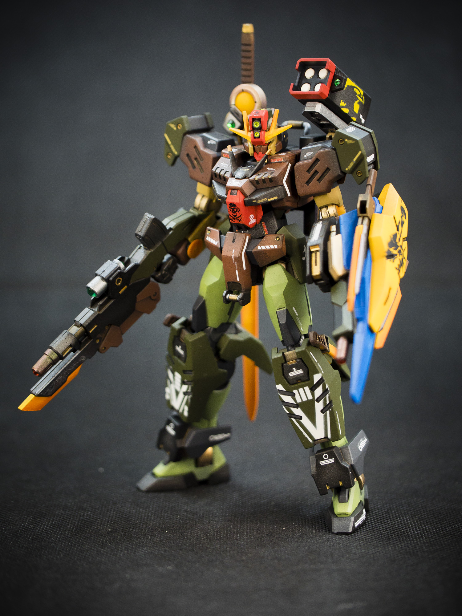 Bandai 1/144 Gundam 00 Command Qan[T]